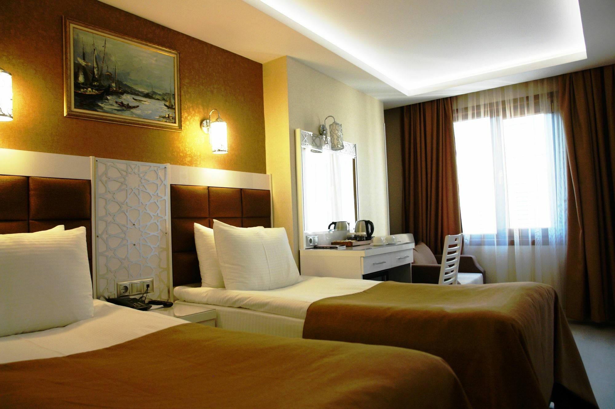 Istanbul River Hotel Bagian luar foto